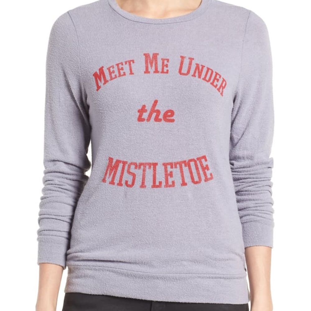 NWT Signorelli Sweatshirt Meet Me Under Mistletoe